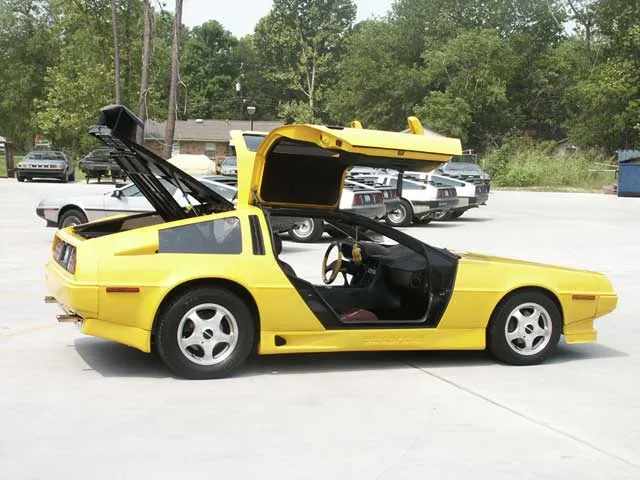 delorean dmc 12. В первые же дни продаж DMC