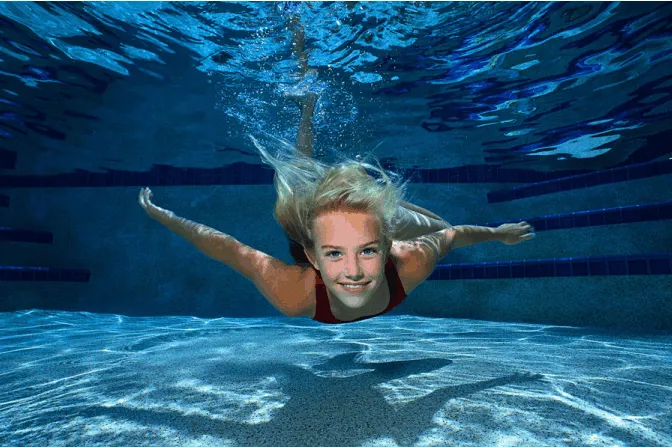 Kid_under_water1