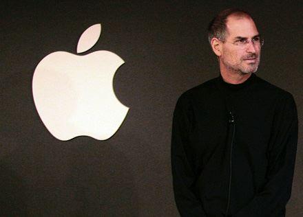 Стив Джобс уходит с поста гендиректора Apple