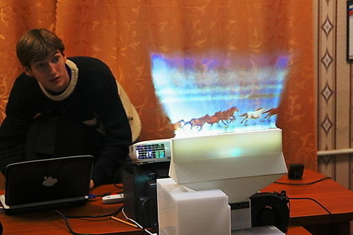 Обо всем - В Астрахани разработали технологию управления безэкранным дисплеем – multitouch