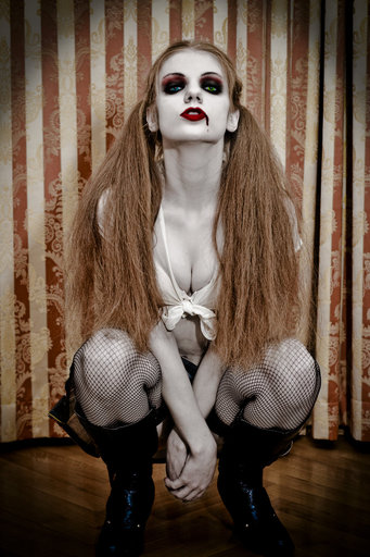 Vampire: The Masquerade — Bloodlines - Косплей Jeanette от Antonija Pintarić.