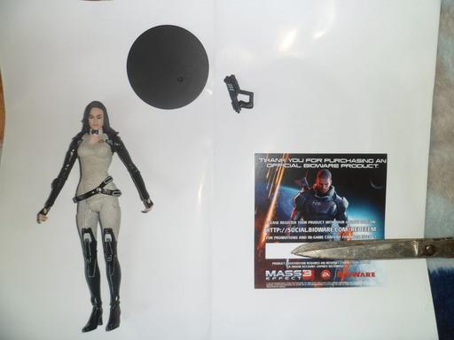 Mass Effect 3 - Miranda Action Figure - обзор