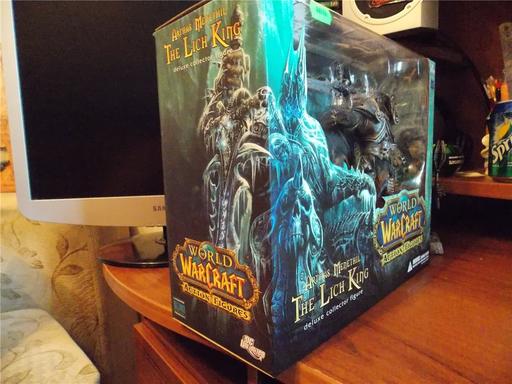 World of Warcraft - Предзаказ Mists of Pandaria Коллекционное издание и распаковка коробки с Королём Личем и Сауроном 